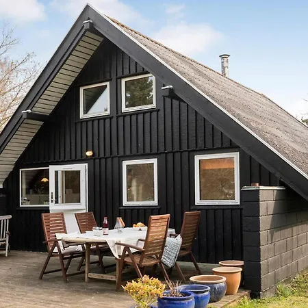 3 Bedroom Cozy In *