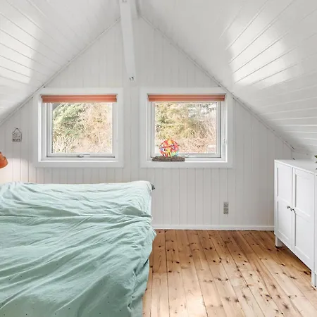 3 Bedroom Cozy In Mern