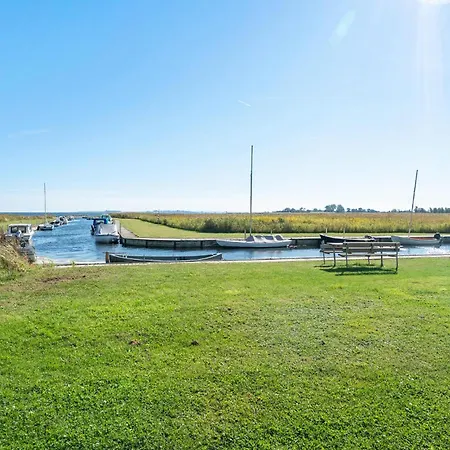 Semesterbostad 3 Bedroom Cozy In *