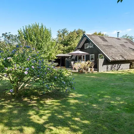 3 Bedroom Cozy In Feriehus