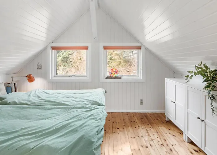 3 Bedroom Cozy In Mern