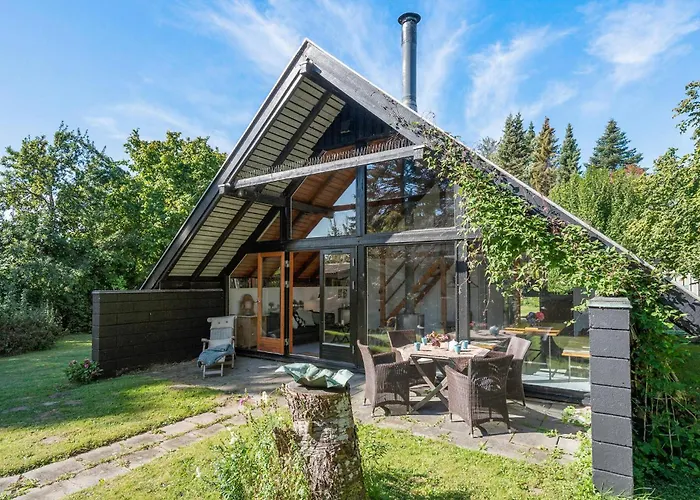 3 Bedroom Cozy In Nyaraló Mern
