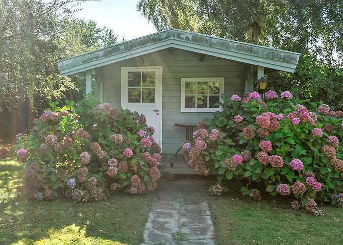 3 Bedroom Cozy In Nyaraló Mern